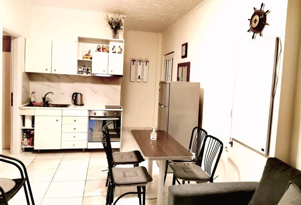 Apartment With 3 Rooms Just 1 Min From The Beach And Free Public Parking Peraia  Exterior photo